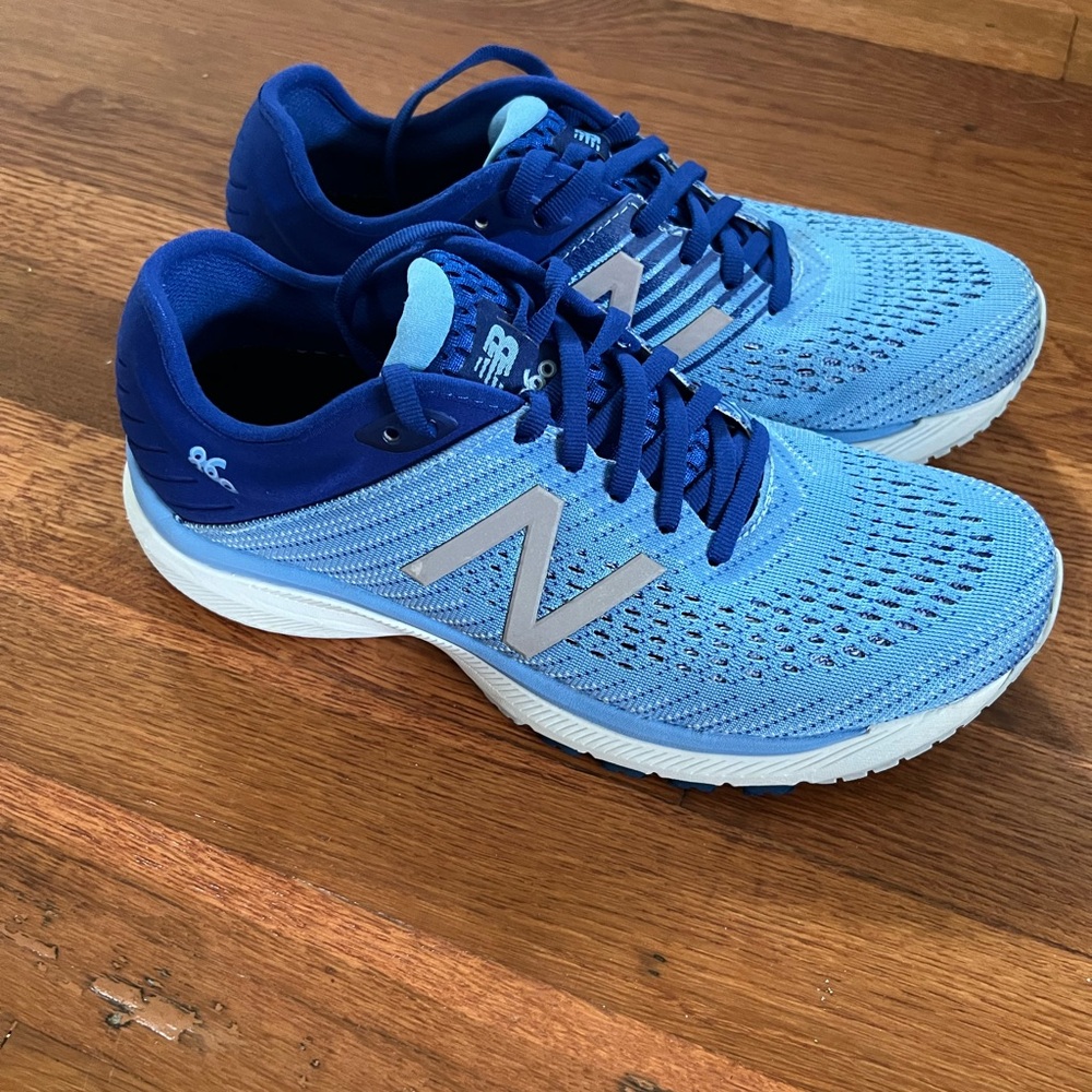 New Balance 860 v10 Blue / Team Carolina LIKE NEW